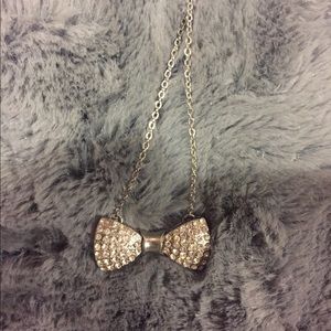 Silver sparkle bow necklace